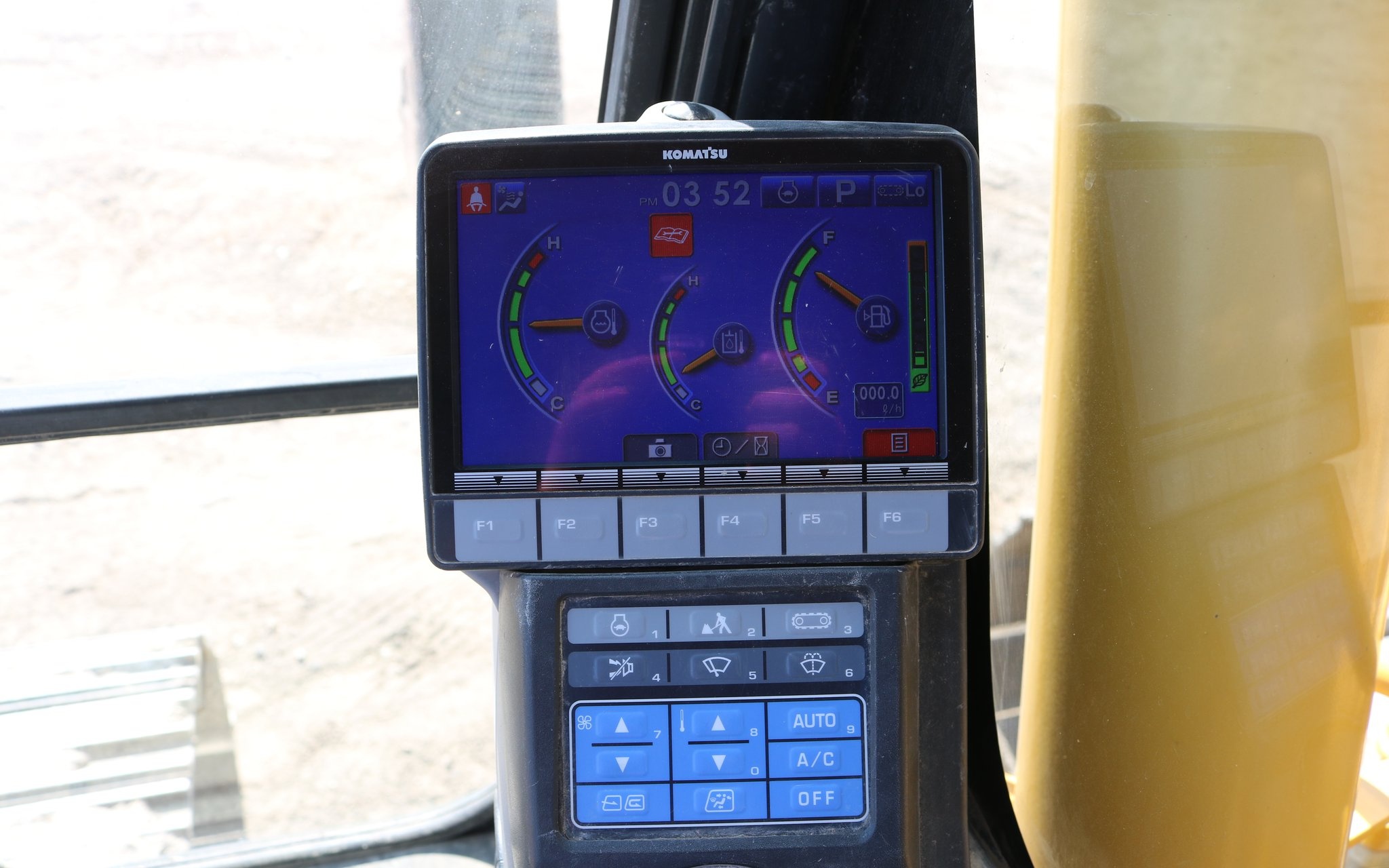 2013 Komatsu PC240LC-10