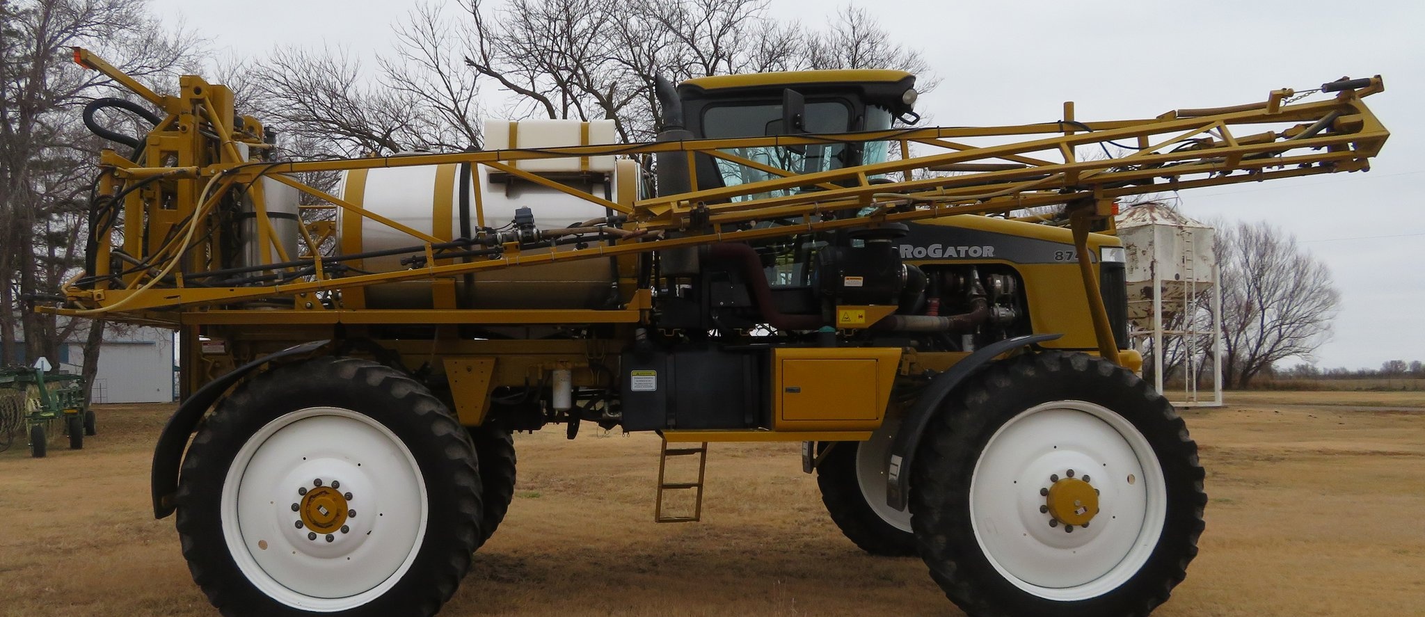 2006 Ag-Chem RoGator 874