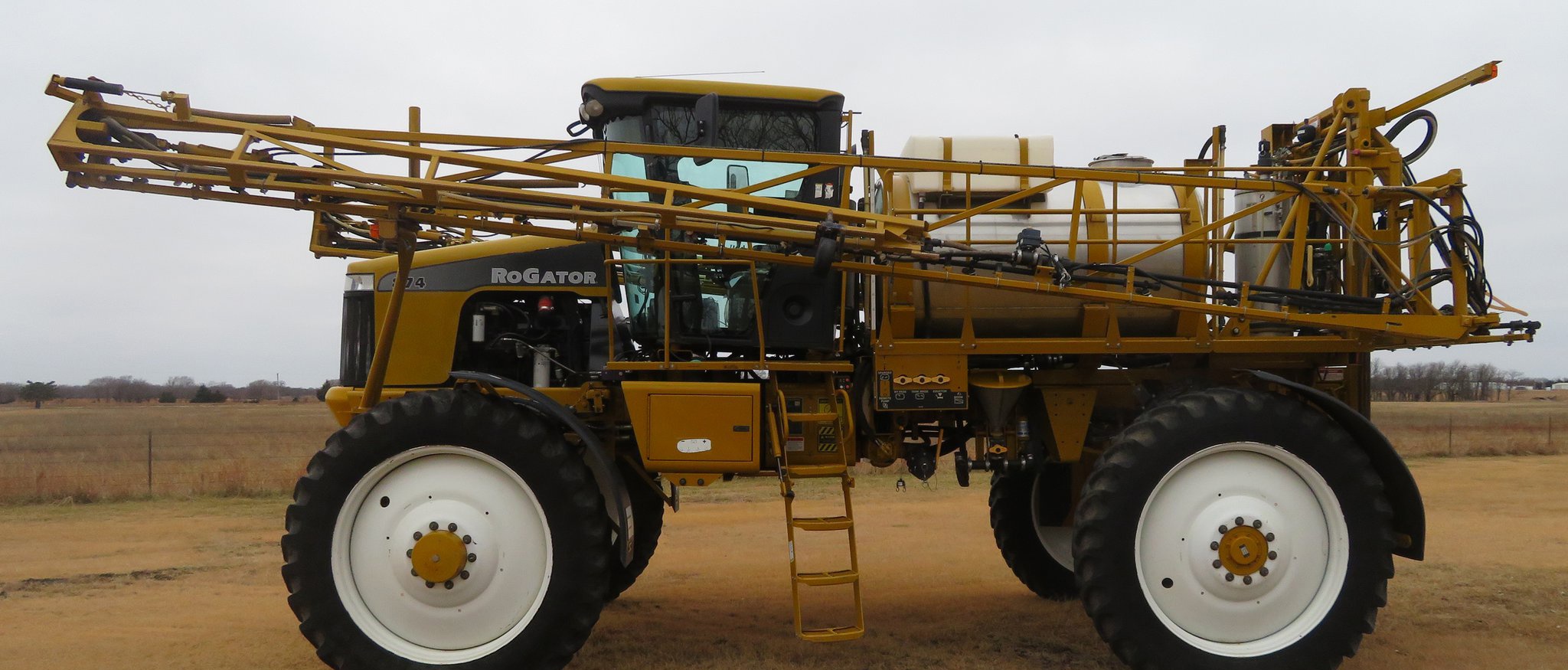 2006 Ag-Chem RoGator 874