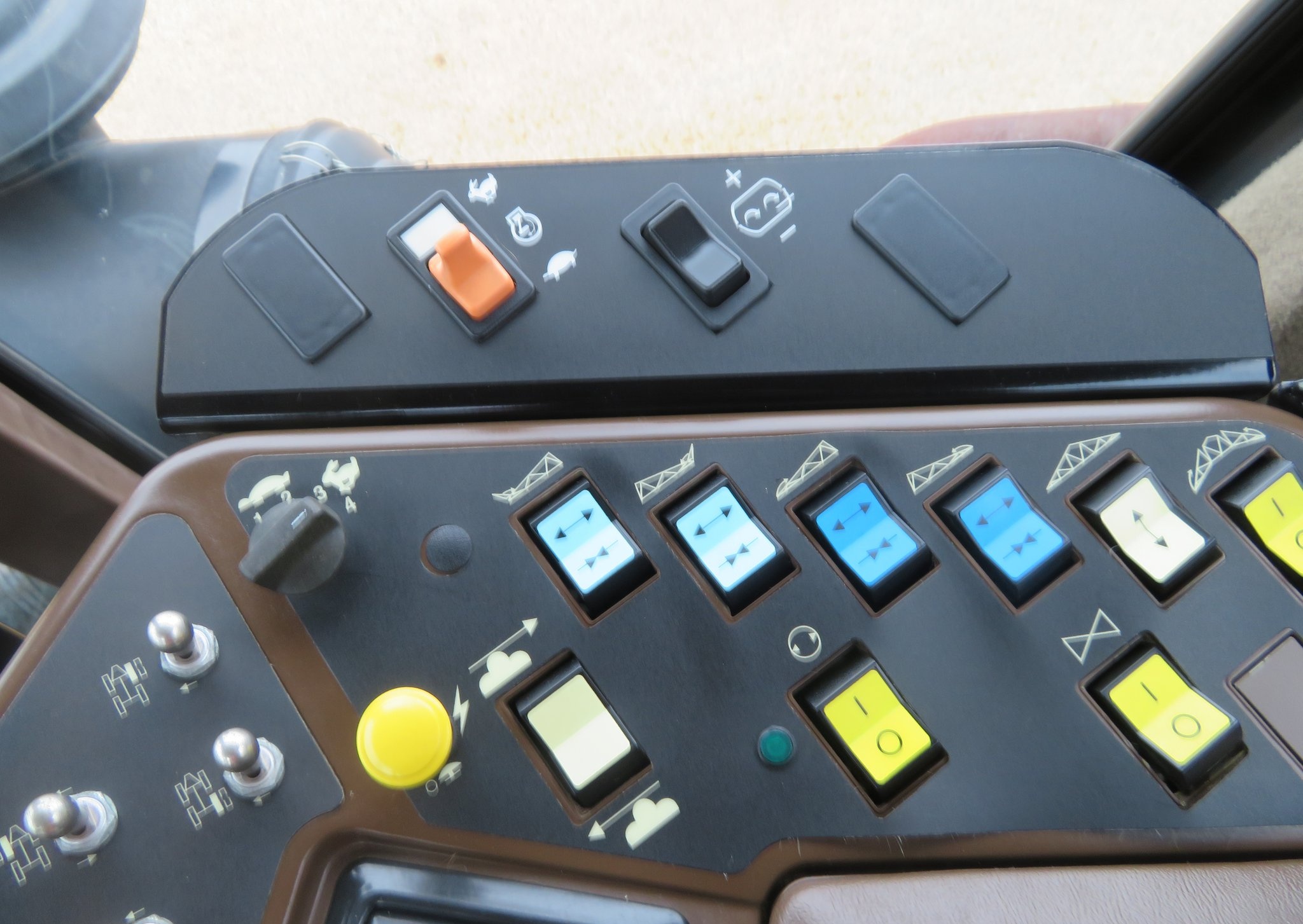 2006 Ag-Chem RoGator 874