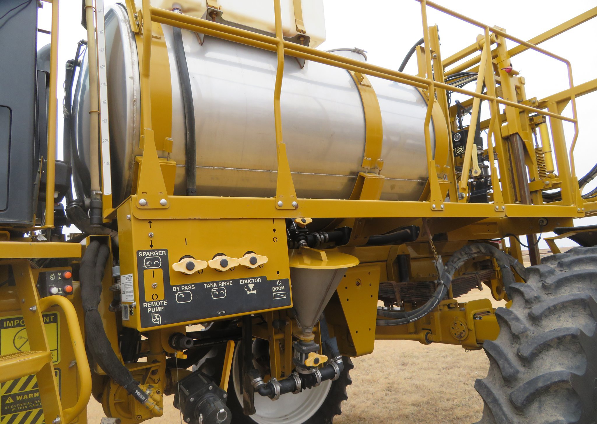 2006 Ag-Chem RoGator 874