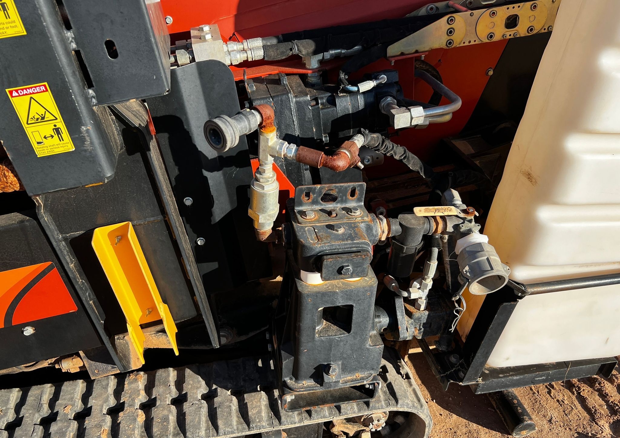 2016 Ditch Witch JT9