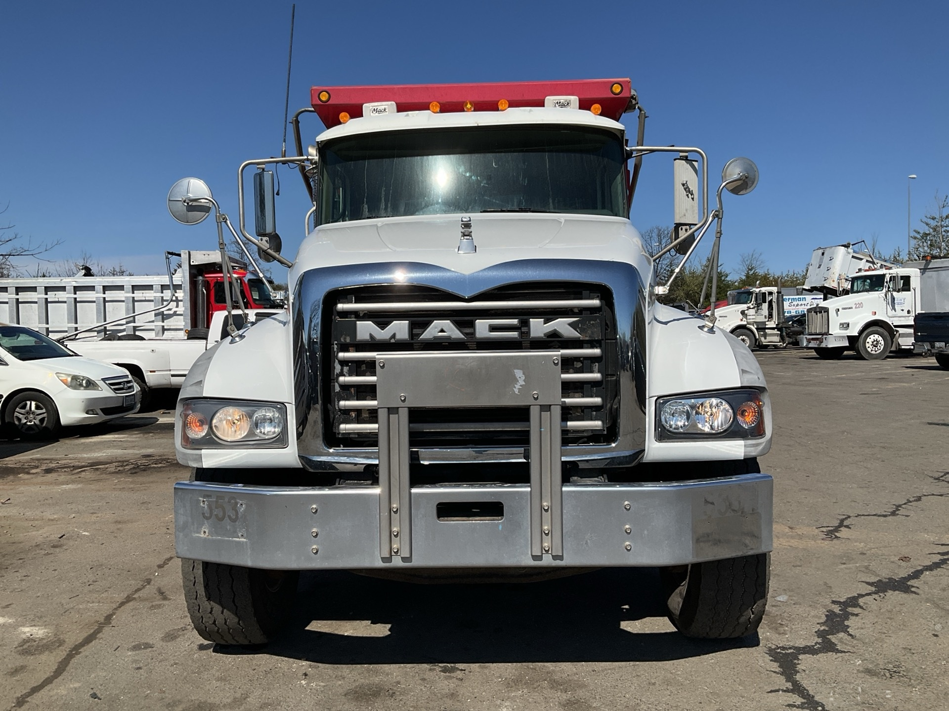 2017 Mack GU713